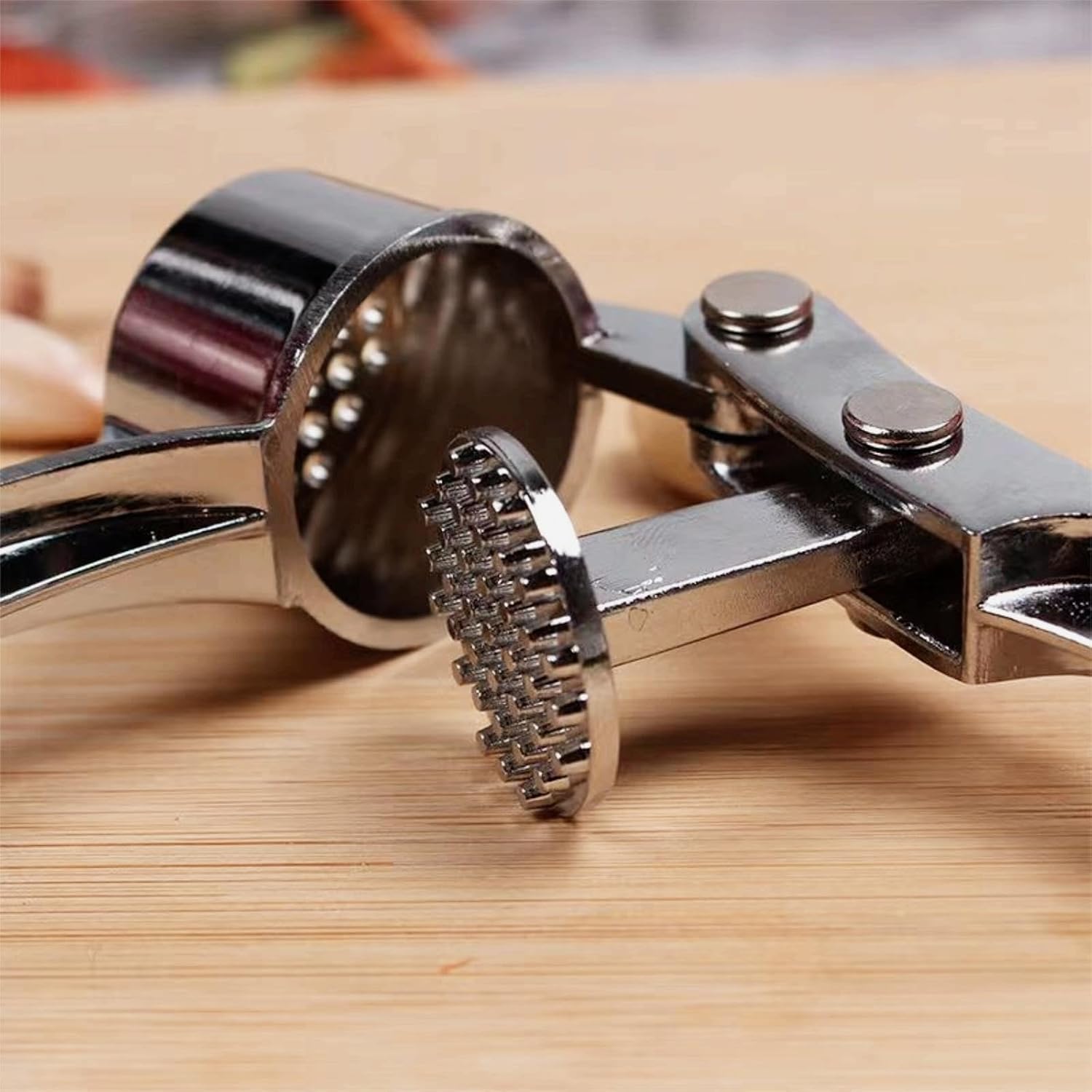 Manual Garlic Press - Multipurpose Garlic Press - Sturdy Metal